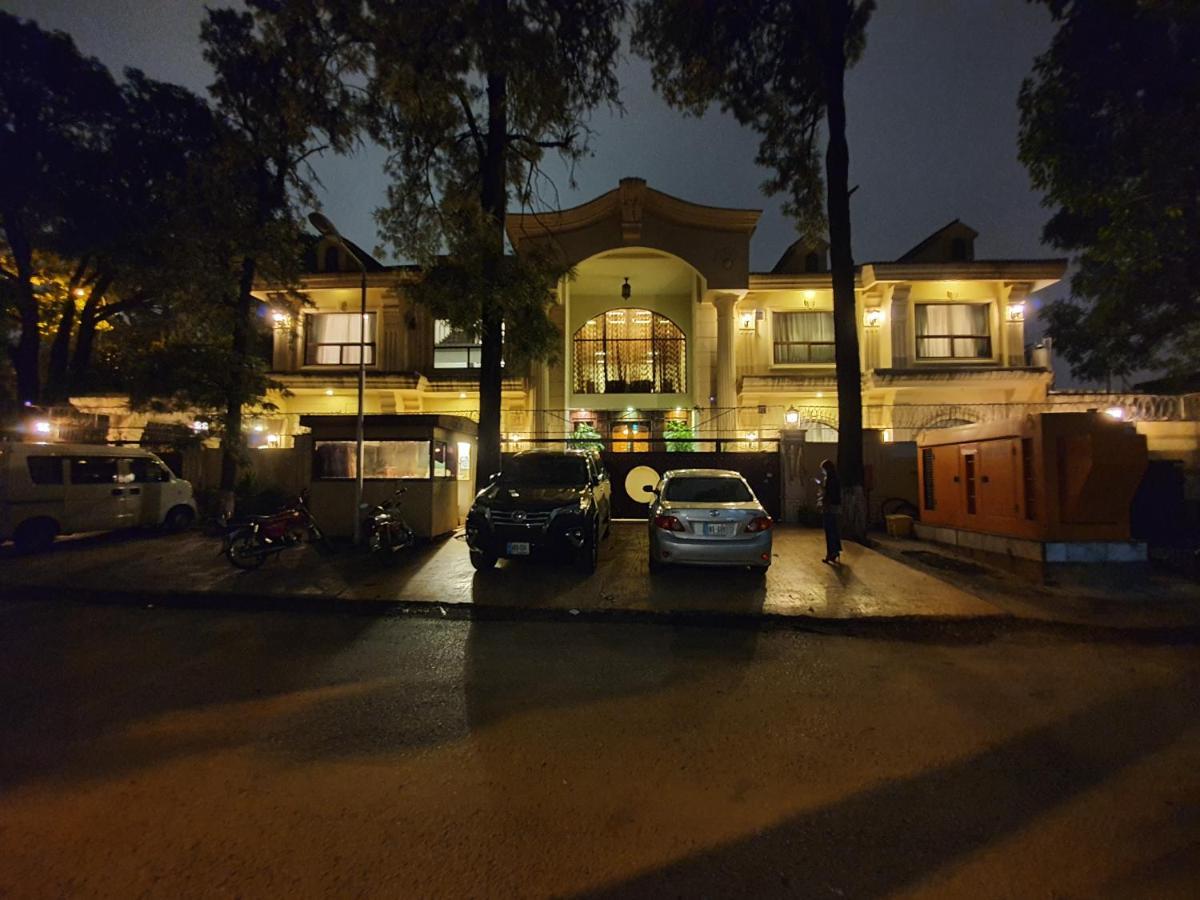 S Chalet Islamabad Exterior photo