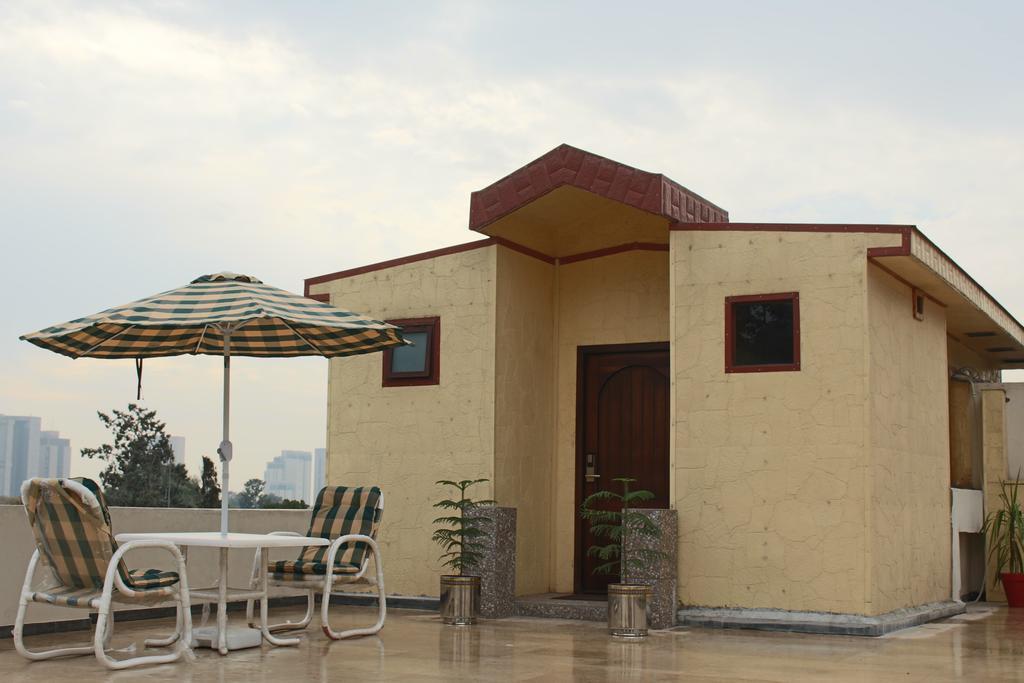 S Chalet Islamabad Exterior photo