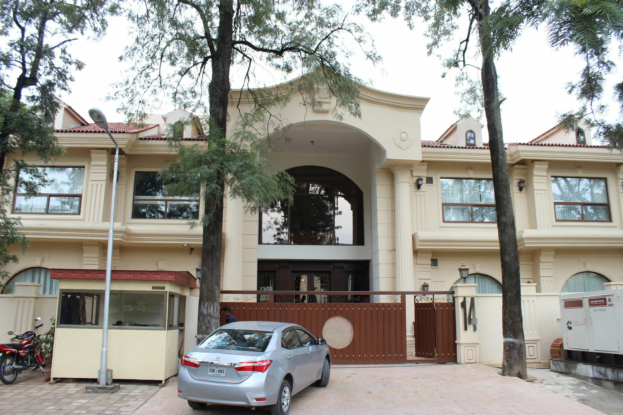 S Chalet Islamabad Exterior photo